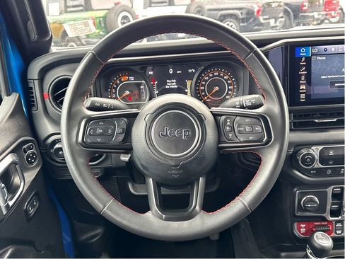 Used 2024 Jeep Wrangler Unlimited Rubicon image 14