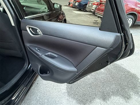 Used 2019 Nissan Sentra SR image 31