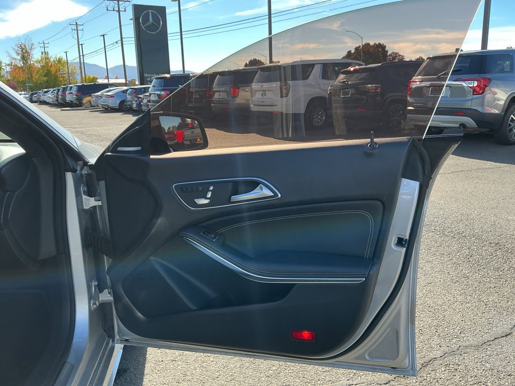 Used 2018 Mercedes-Benz CLA 250 image 23