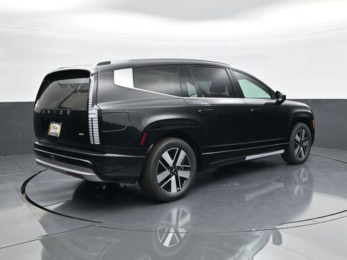 New 2026 Hyundai Ioniq 9 SEL image 5