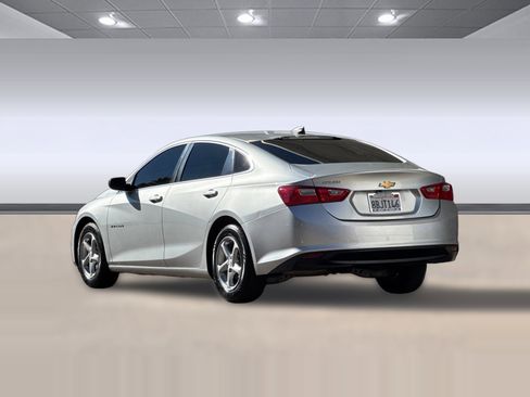 Used 2018 Chevrolet Malibu LS w/ LPO, Convenience Package 1 image 3