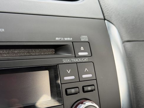 Used 2011 Suzuki SX4 Premium image 4