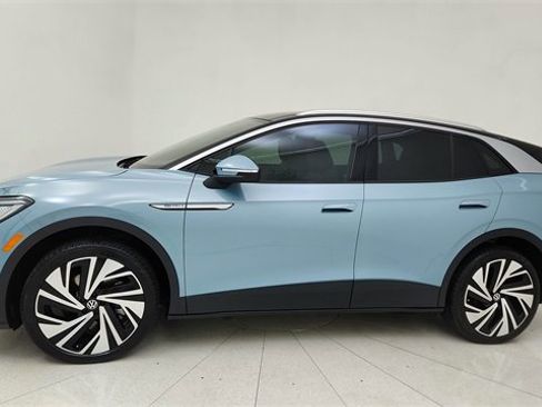 Used 2025 Volkswagen ID.4 Pro S Plus image 3