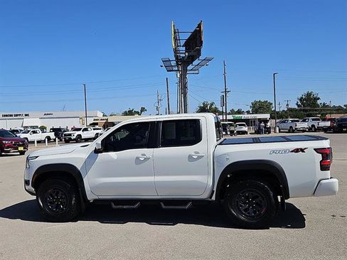 Used 2026 Nissan Frontier PRO-4X w/ Pro-4x Convenience Package AWD/4WD image 2