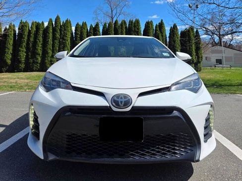 Used 2019 Toyota Corolla SE FWD image 3