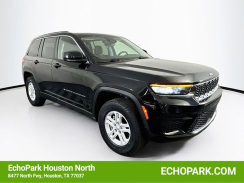 Used 2023 Jeep Grand Cherokee Laredo w/ Trailer Tow Prep Group (B) AWD/4WD image 1