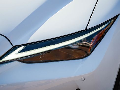 Used 2025 Lexus IS 350 F Sport RWD image 9