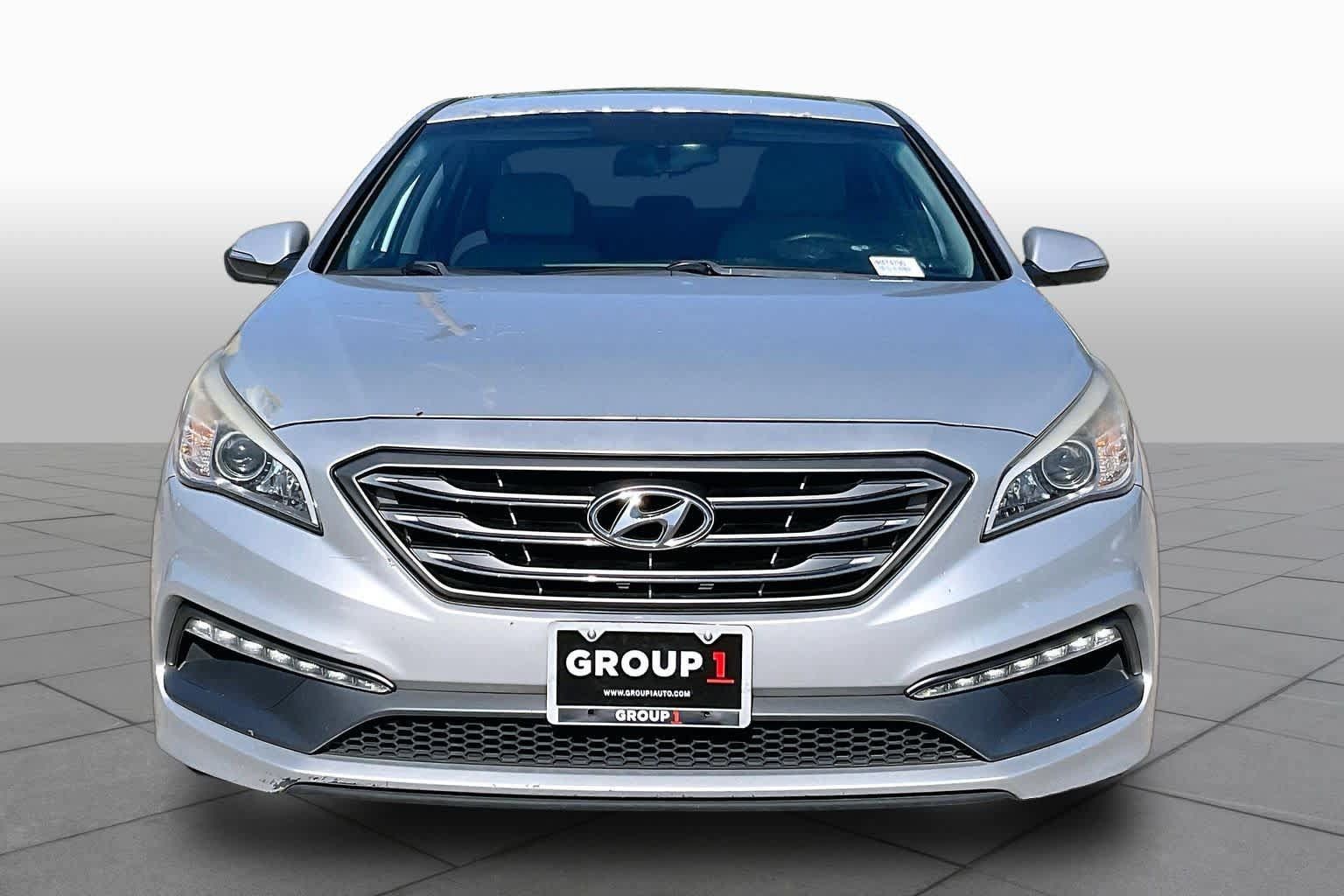 Used 2017 Hyundai Sonata Sport w/ Value Edition Package 02 FWD image 4