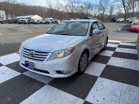 Used 2011 Toyota Avalon image 5