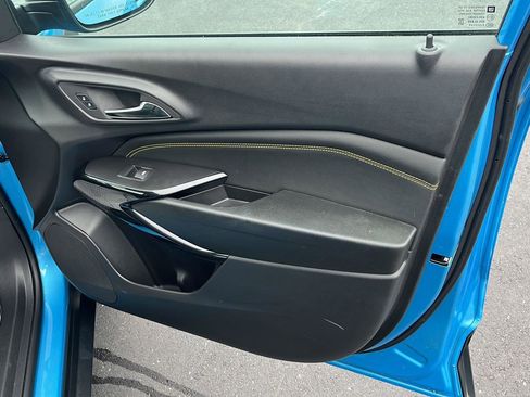 Used 2025 Chevrolet Trax ACTIV w/ Sunroof Package FWD image 31