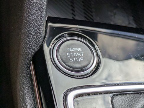 Certified 2024 Kia Sportage EX image 28