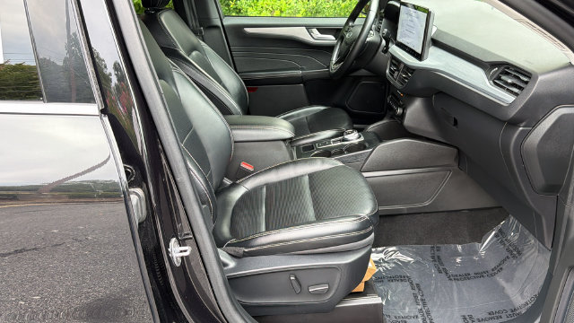 Certified 2024 Ford Escape Platinum AWD/4WD image 15