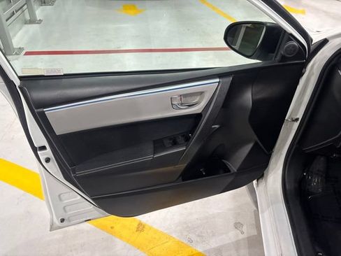 Used 2016 Toyota Corolla LE FWD image 11