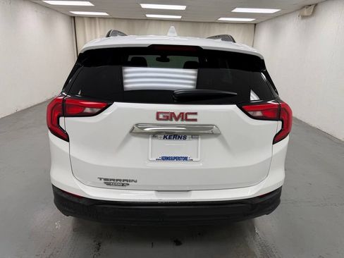 Used 2020 GMC Terrain SLE w/ Driver Convenience Package FWD image 4