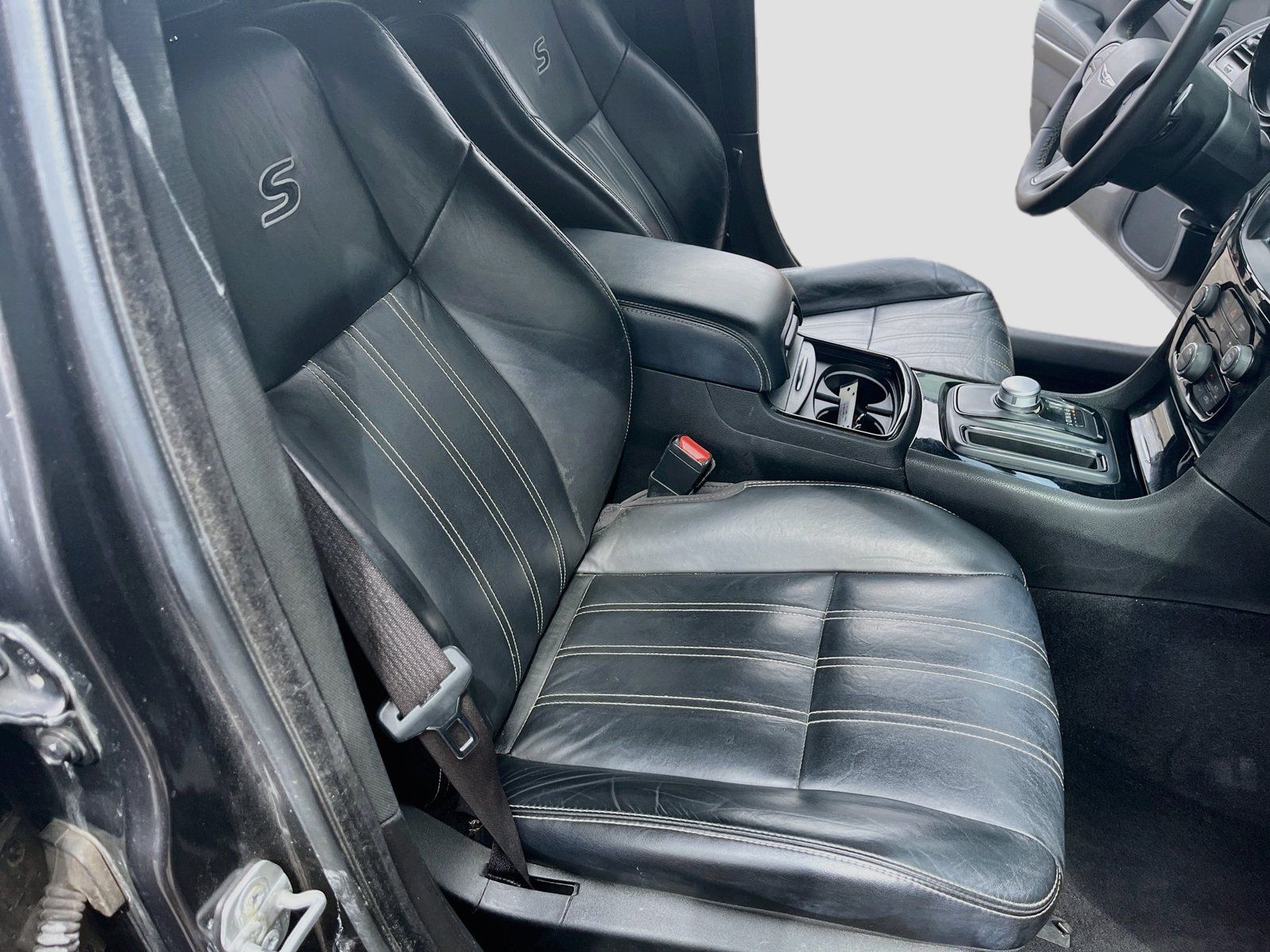 Used 2022 Chrysler 300 S RWD image 27