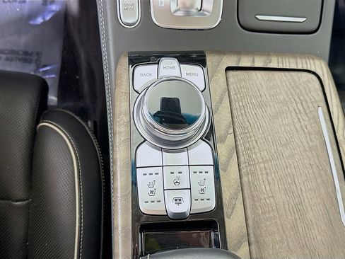 Used 2022 Genesis G90 3.3T Premium AWD/4WD image 13