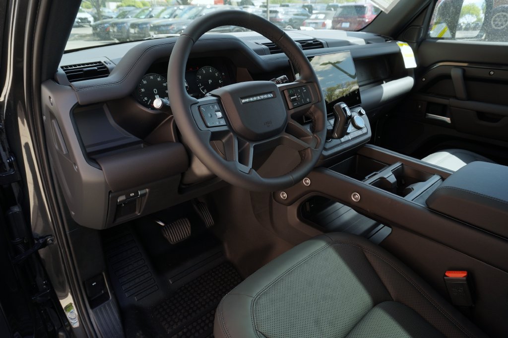 Used 2026 Land Rover Defender 110 S AWD/4WD image 11