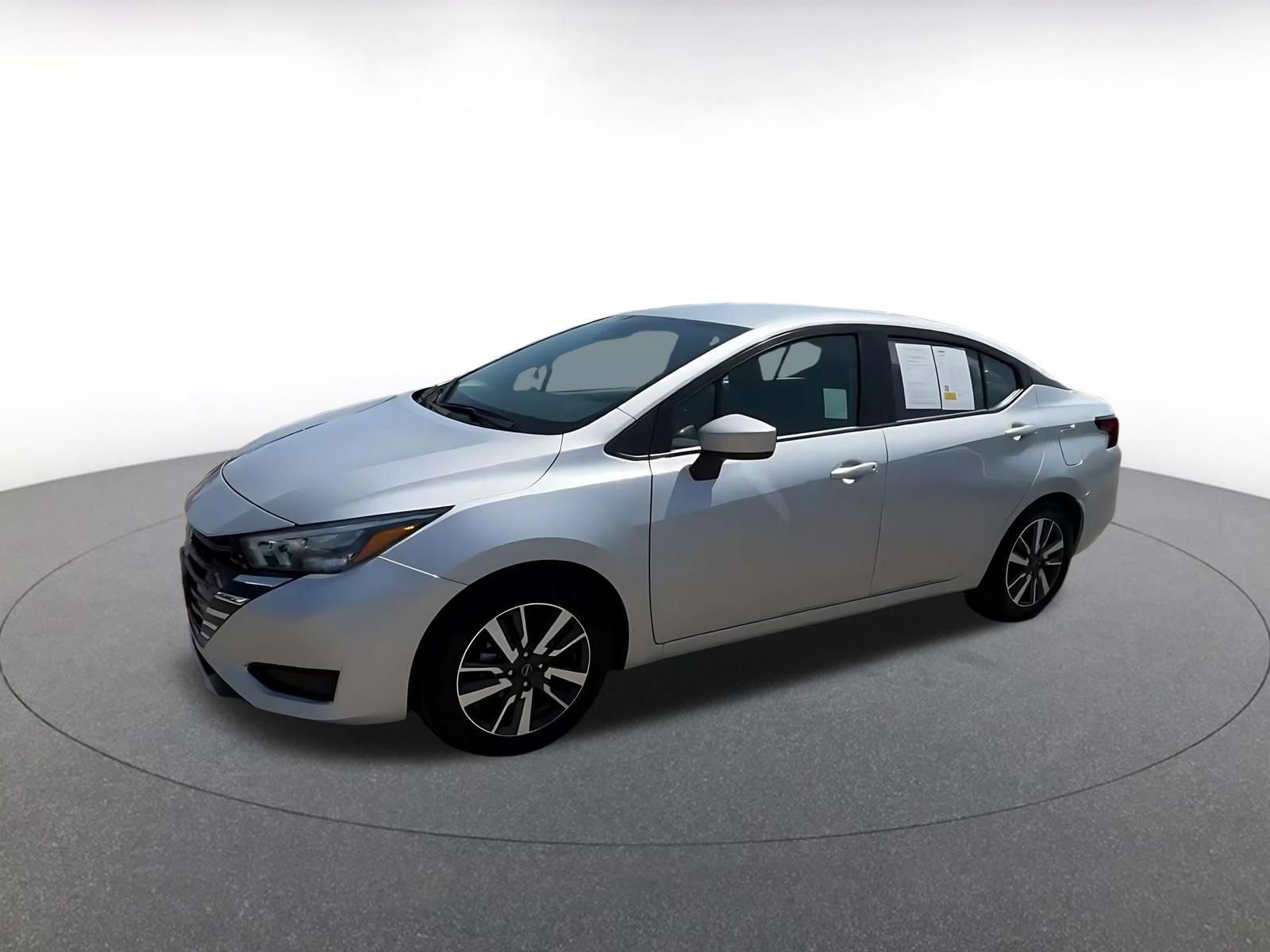 Used 2025 Nissan Versa SV FWD image 7