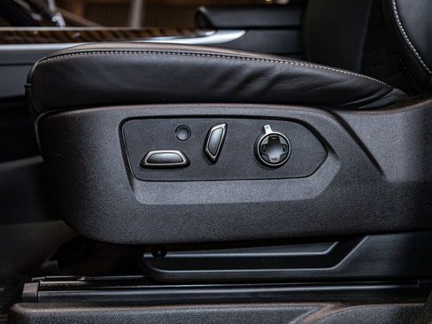 Used 2025 Cadillac Escalade Sport Platinum image 21