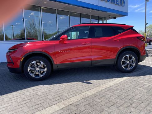 Used 2024 Chevrolet Blazer LT w/ Convenience Package FWD image 2