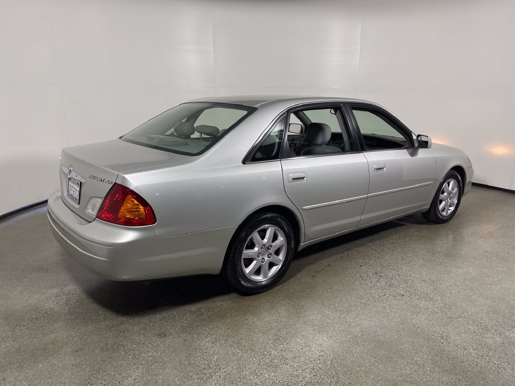 Used 2001 Toyota Avalon XLS w/ Option Pkg 6 FWD image 3