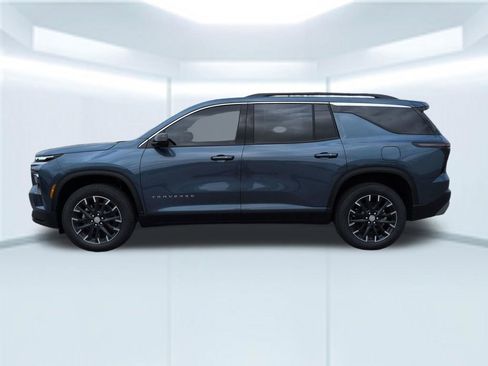 New 2026 Chevrolet Traverse LT w/ Sun and Wheel Package FWD image 2