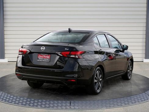 Used 2021 Nissan Versa SV image 7