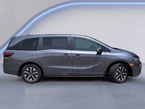 New 2026 Honda Odyssey EX-L image 3