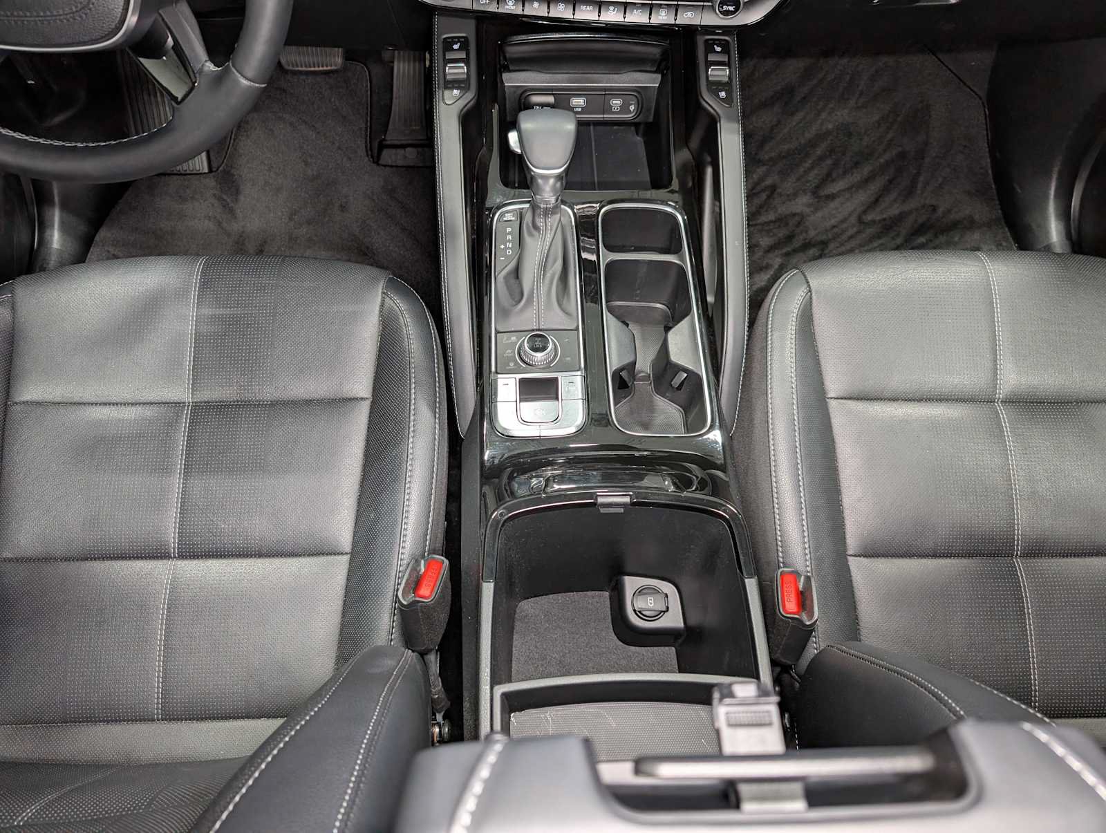 Used 2024 Kia Telluride EX w/ EX Captain's Chair Package AWD/4WD image 20
