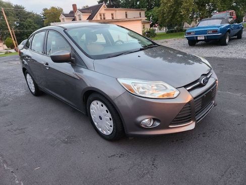 Used 2012 Ford Focus SE FWD image 3