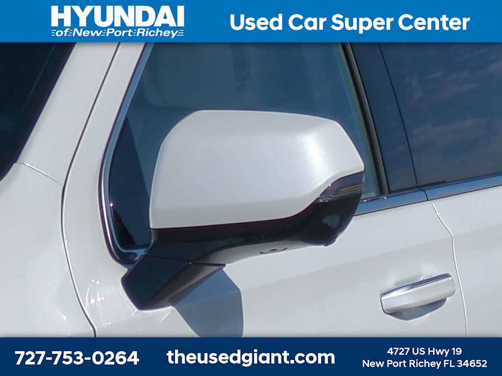 Used 2024 Cadillac Escalade Premium Luxury Platinum w/ Heavy-Duty Trailer Package AWD/4WD image 11