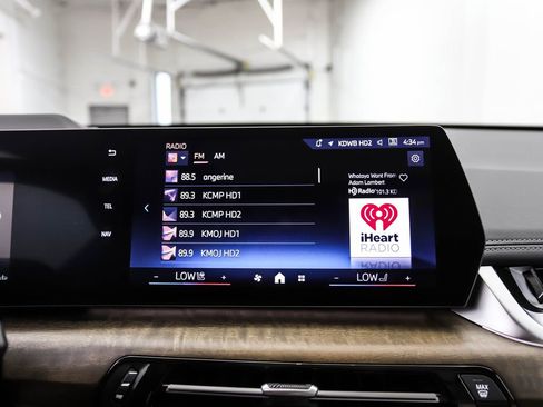 Used 2025 BMW X1 xDrive28i w/ Technology Package image 16