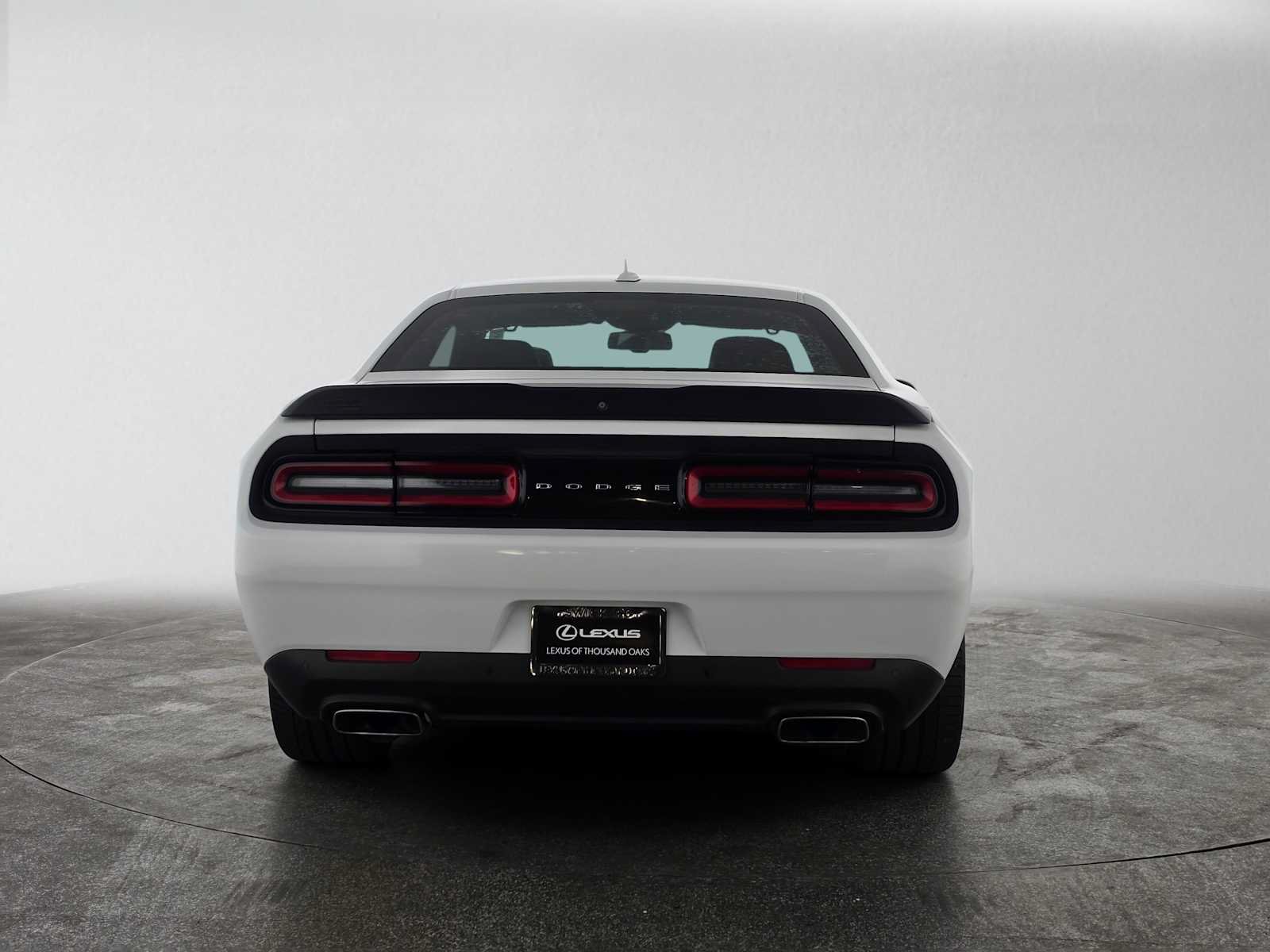 Used 2018 Dodge Challenger R/T Scat Pack RWD image 4
