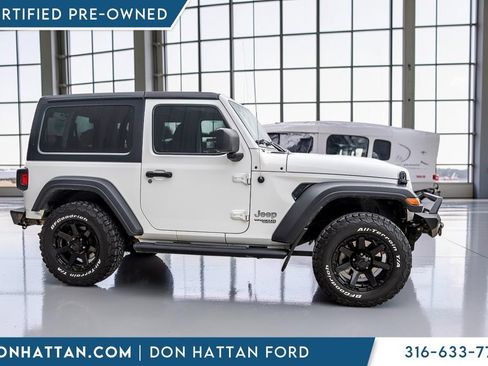 Used 2020 Jeep Wrangler Sport AWD/4WD image 32