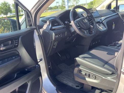 Certified 2026 Honda Odyssey Touring image 3