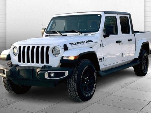 Used 2023 Jeep Gladiator Sport image 11