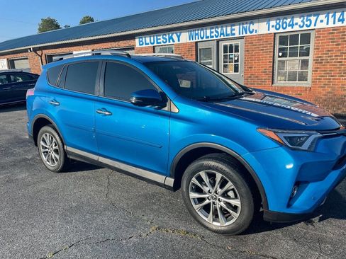 Used 2017 Toyota RAV4 Limited image 2
