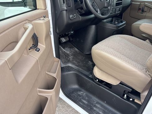 New 2025 Chevrolet Express 2500 image 21