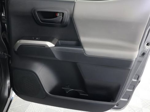 Used 2018 Toyota Tacoma SR5 image 25