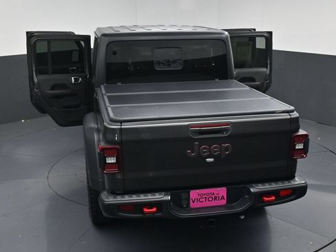 Used 2024 Jeep Gladiator Rubicon w/ Convenience Group AWD/4WD image 20
