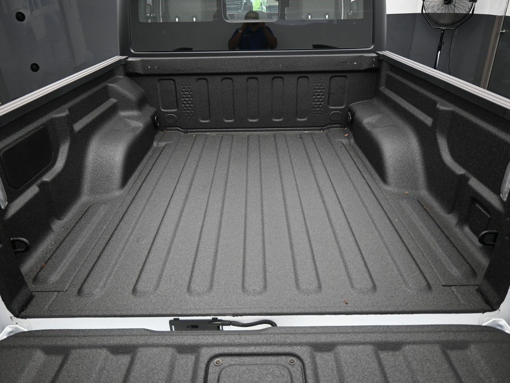 Used 2025 Jeep Gladiator Sport AWD/4WD image 35