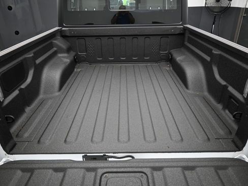 Used 2025 Jeep Gladiator Sport image 35