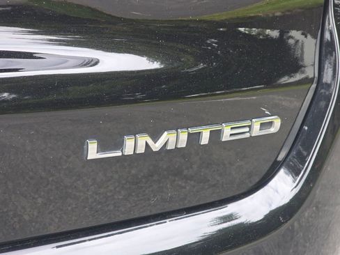 Used 2017 Jeep Compass Limited w/ Navigation Group AWD/4WD image 16