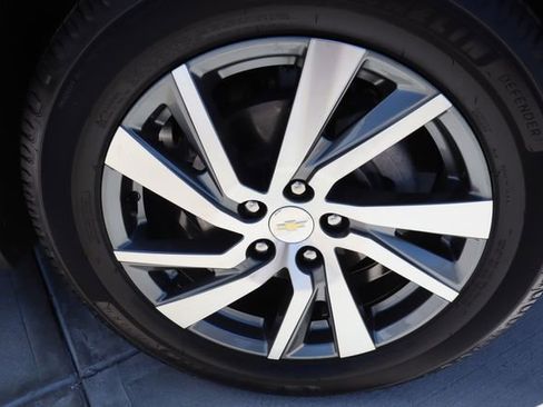 Used 2022 Chevrolet Equinox LT FWD image 46