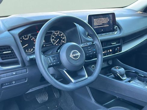Used 2023 Nissan Rogue SV image 10
