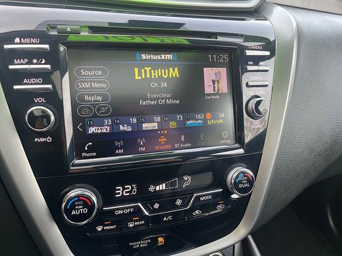 Used 2023 Nissan Murano SV image 43