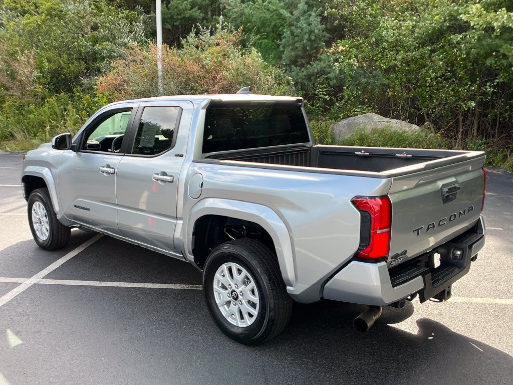 Certified 2024 Toyota Tacoma SR5 AWD/4WD image 3
