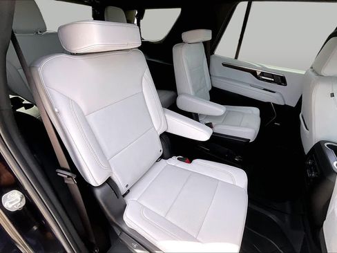 Used 2025 Chevrolet Tahoe Premier RWD image 19