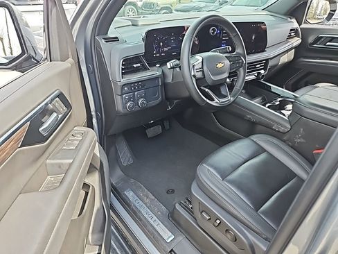 Used 2025 Chevrolet Tahoe LT AWD/4WD image 6