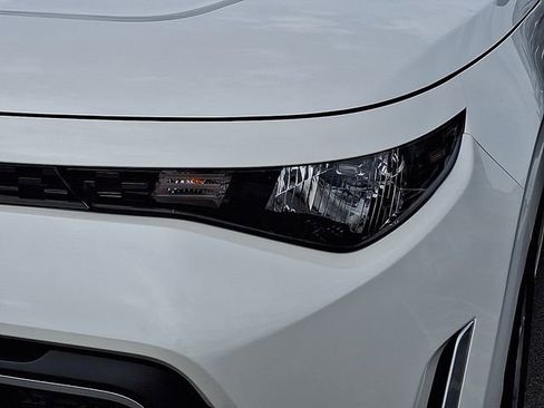 Used 2025 Kia Soul LX w/ LX Technology Package image 9